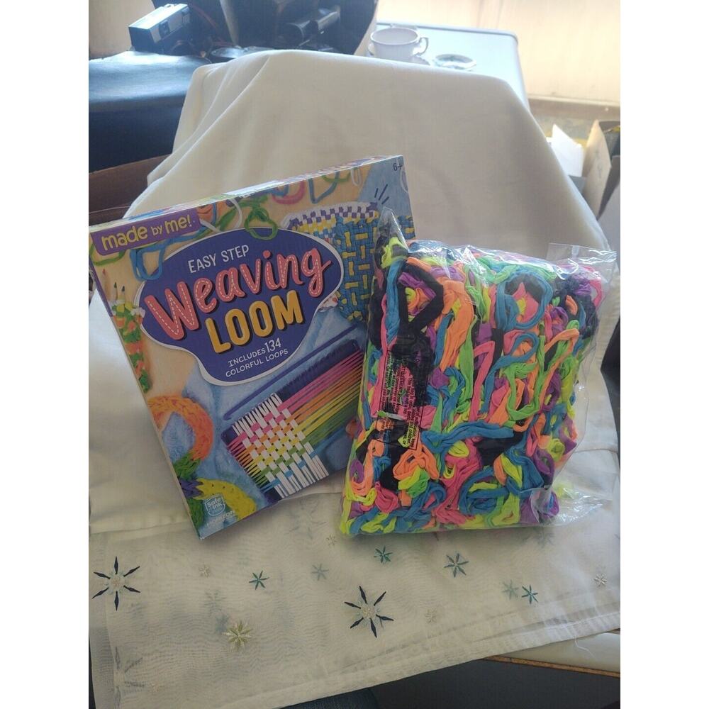 Easy Step Weaving Loom With extra bag of loops NEW w damage on box